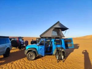Aluminum Hard Shell Triangle Rooftop Tent with Ladder for 4×4