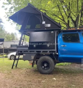 Factory Supply New Style Aluminum Triangle Clamshell Hard Shell Rooftop Tent for Car