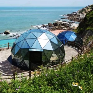 OEM Prefabricated Geodesic Outdoor Luxury Hotel Steel Metal Frame Glass Glamping Dome Tent Fiberglass Dome for Resort Home Sale