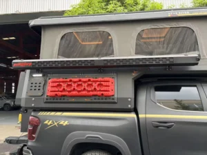 Off-Road Camping Trailer Aviation Aluminum Pop-Up Design Electric Lift Roof Tear-Resistant Canvas Insulation